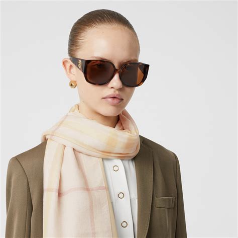 burberry primrose scarf|The Burberry Scarf .